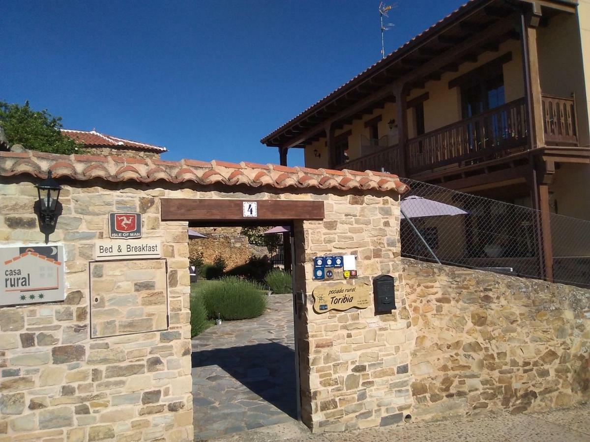La Posada De Toribia Val De San Lorenzo Exterior foto
