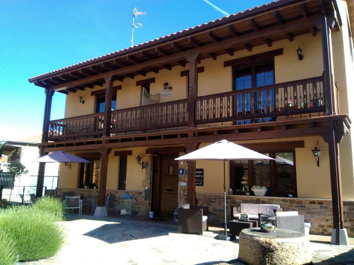 La Posada De Toribia Val De San Lorenzo Exterior foto